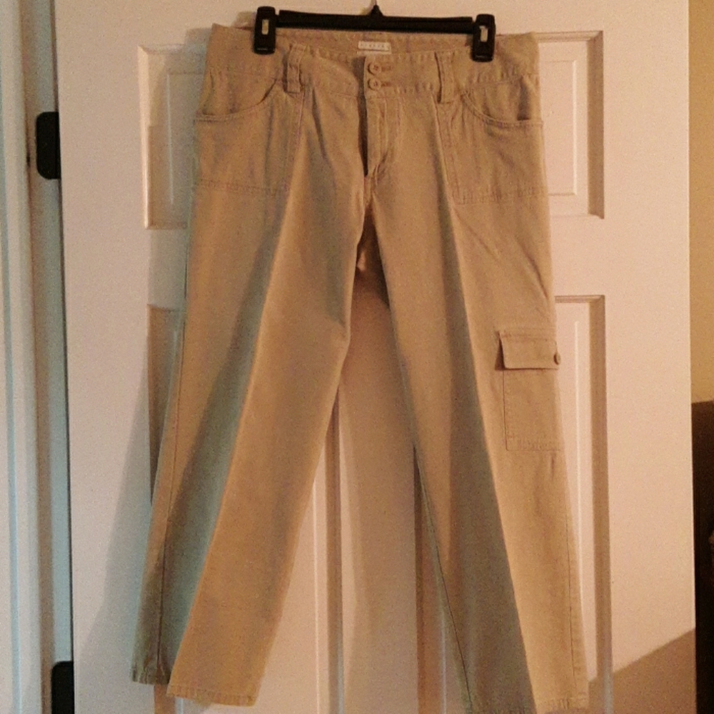 Khakis crop pants